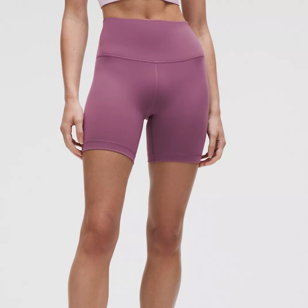Lululemon Wunder Train high rise short 6”
I